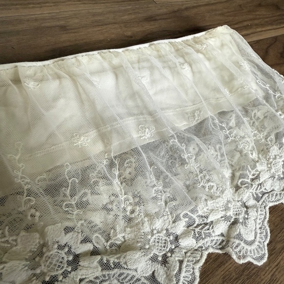 Garage|  Small  | Southern Belle White Lace Strapless Micro Tube Top - Picture 3 of 6